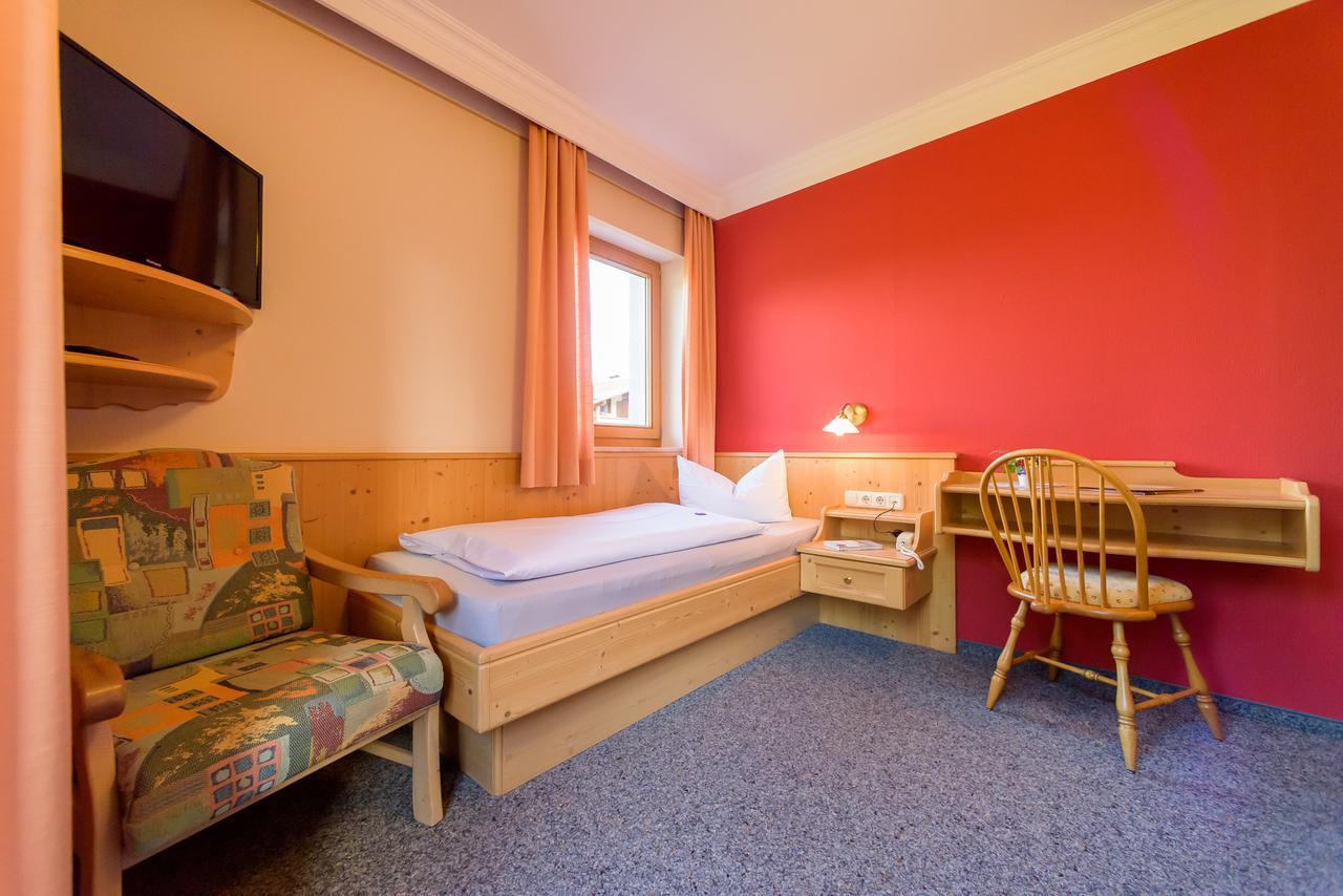 Kleines Hotel Edeltraud Aschau im Chiemgau Exteriör bild